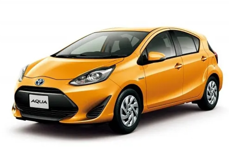 基本免責保険込み、空港/赤嶺駅無料送迎 5名乗り コンパクトカーアクア ハイブリッド(Bluetooth、ETC,バックカメラ、携帯ホルダー)※2