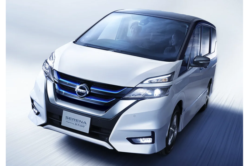 基本免責保険込み、空港/赤嶺駅無料送迎 日産セレナC27 8人乗り( ETC バックカメラ Bluetooth チャイルドシート1台無料  携帯ホルダー)※3