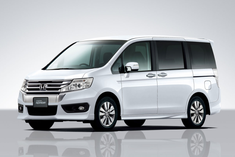 基本免責保険込み、空港/赤嶺駅無料送迎、チャイルドシート1台無料  ホンダ ステップワゴン8人乗り※2(Bluetooth、ETC,バックカメラ、携帯ホルダー)