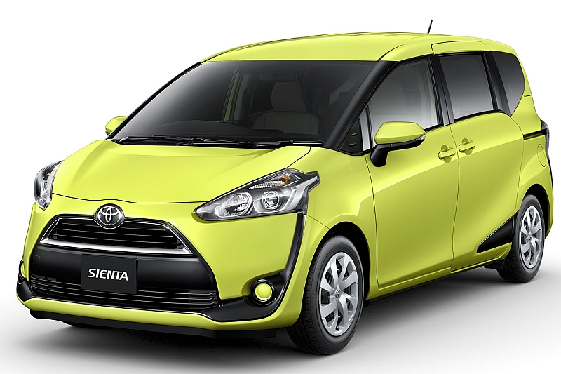 基本免責保険込み、空港/赤嶺駅無料送迎 トヨタ シエンタ7人乗り (Bluetooth、バックカメラ、携帯ホルダー)チャイルドシート1台無料