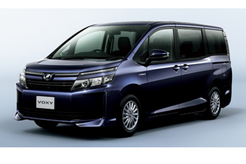基本免責保険込み、空港/赤嶺駅無料送迎 トヨタ VOXY  7人乗り ハイブリッド(Bluetooth、ETC,バックカメラ、携帯ホルダー)チャイルドシート1台無料