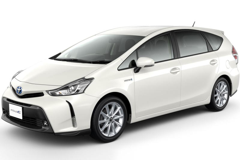 基本免責保険込み、空港/赤嶺駅無料送迎 5名乗り プリウスアルファ ハイブリッド(Bluetooth、ETC,バックカメラ、携帯ホルダー)