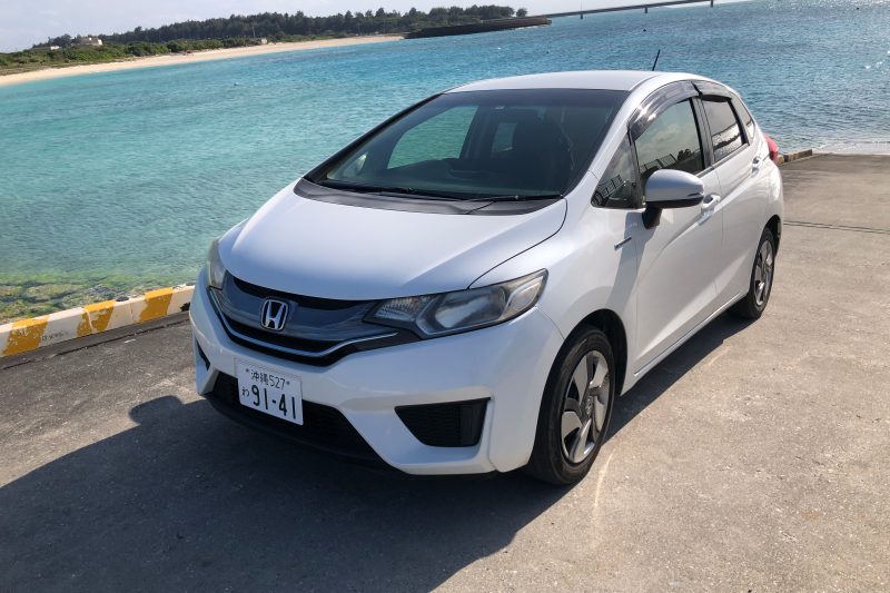 免責込み⭐︎無料空港送迎付き⭐︎コンパクトカー（ハイブリッド）5人乗り　