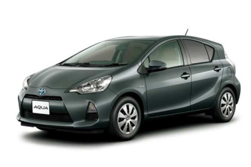 【免責込み】5名乗りコンパクトカー★ハイブリッド(ETC機器、バックカメラ、無料送迎サービス空港ー営業所)