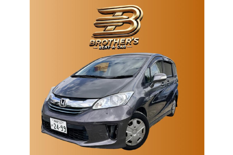 コンパクトミニバン 荷物スペース広々!! 5または6/7名定員/空港送迎無料/21時まで通常営業/チャイルドシート2台無料/営業時間外対応/ホテル配車・返却/赤嶺駅配車・返却無料