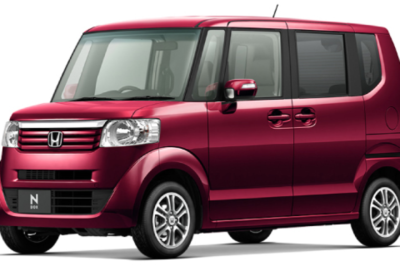 大人気!! ホンダNBOXワインレッド トランクがフラットになり荷物乗せやすい! 那覇空港迄最短5分!!空港⇔営業所無料送迎サービス