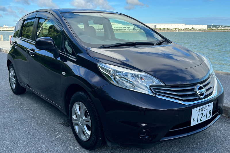 【格安沖縄レンタカープラン】 国際通りから徒歩5分圏内!!コンパクトカー5人乗り★禁煙車・ナビ・バックカメラ搭載♪(午前中)