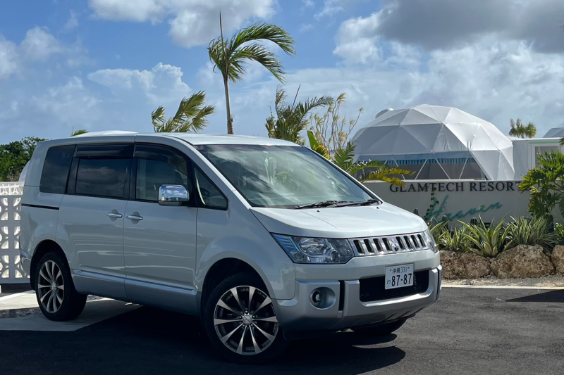 【下地空港or宮古空港 送迎無料約4分】三列シートで大人数でも快適!ミニバンのやさしさとSUVの力強さを持ち合わせた本気で遊べる4WD!デリカD:5の圧倒的な走破性を体感してください。☆免責補償込み!※ホテル配車無料!