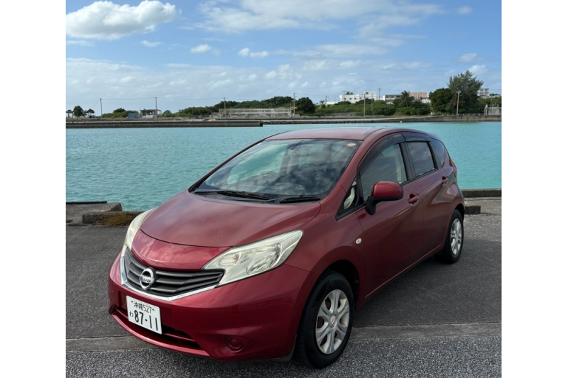 5人乗りコンパクトカー(日産ノート)