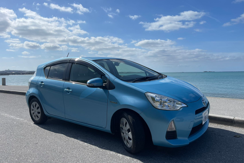 (多語言対応)☆5人乗りコンパクトカープラン 『基本免責込み&空港/赤嶺駅無料送迎』☆Bluetooth☆ETC☆スマホホルダー☆充電器装備☆バックカメラ☆ETC☆ナビ ☆チャイルドシート1台無料