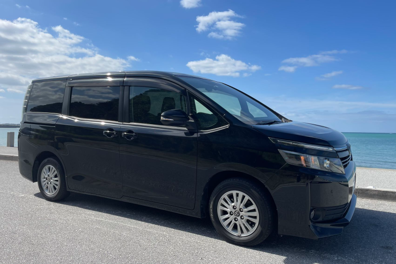 (多語言対応)☆7~8人乗り(ノア/VOXY/デリカ/20系ヴェルファイア) 『基本免責込み&空港/赤嶺駅無料送迎』☆Bluetooth☆ETC☆スマホホルダー☆充電器装備☆バックカメラ☆ETC☆ナビ ☆チャイルドシート1台無料