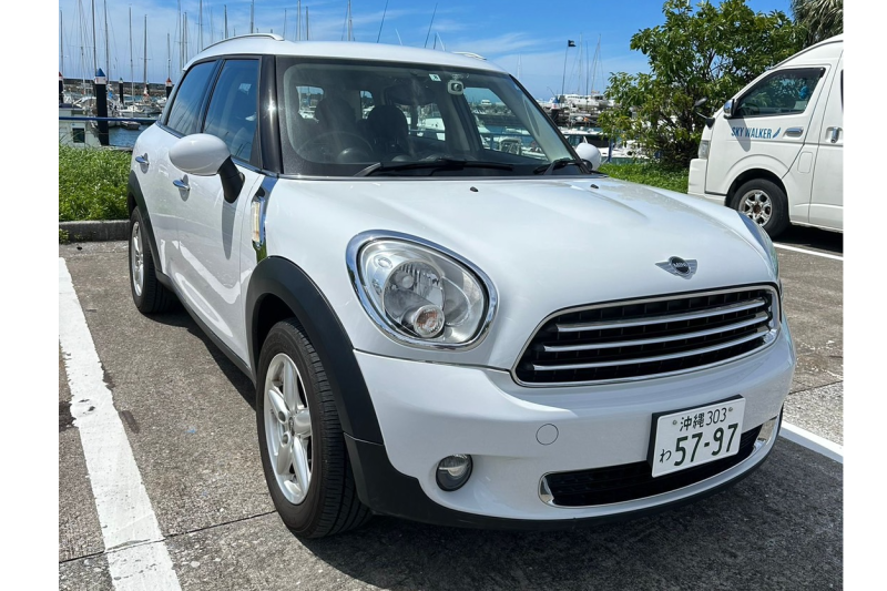 BMW MINI/5名定員/那覇空港無料送迎/チャイルドシート1台無料/海辺のドライブにおすすめ