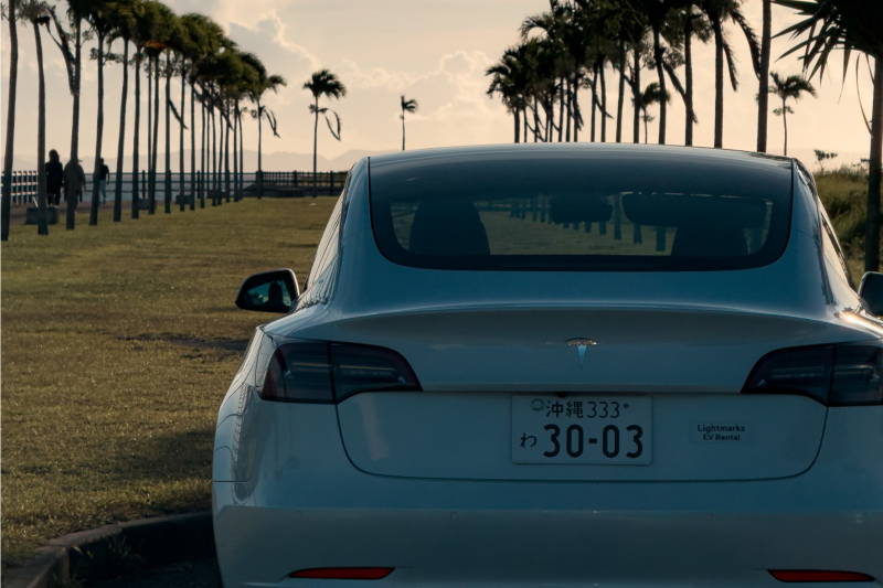 【直前割14】TESLA 3/Y 通常価格の50%オフでご案内!充電代・保険代込み、返却時の充電も不要!