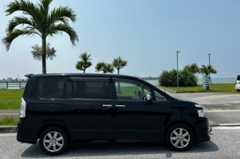 本田ステップワゴン8人 乗り