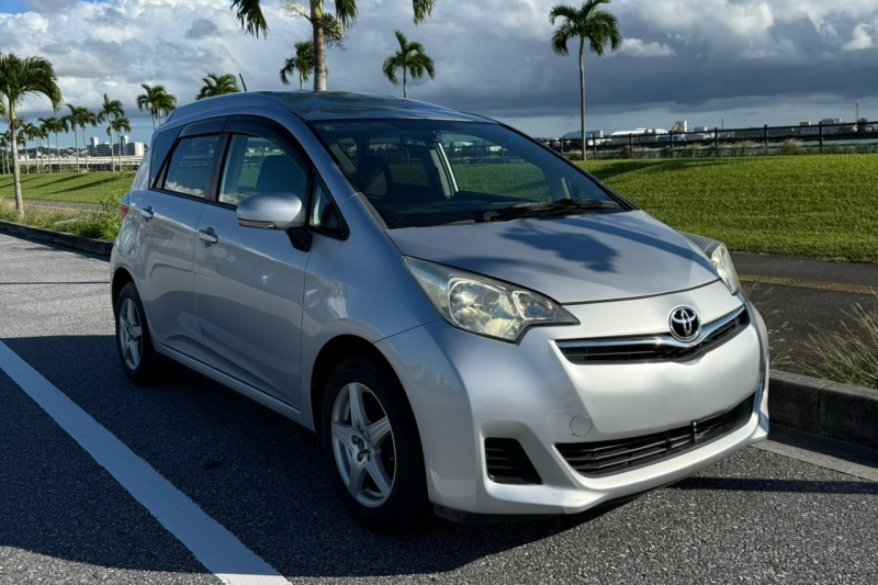 【★★】※時間制 \那覇M'sレンタカー限定キャンペーン実施中!/ウェルカムドリンク、オリジナルチェキ風フォトプレゼント中♪ 福祉車両の登場♪ 通常時5人乗り、免責込みだから安心して乗っていただけます!〈ラクティス/空港送迎サービス付き(※空港⇔営業所)/ナビ/バックカメラ/禁煙車両/〉