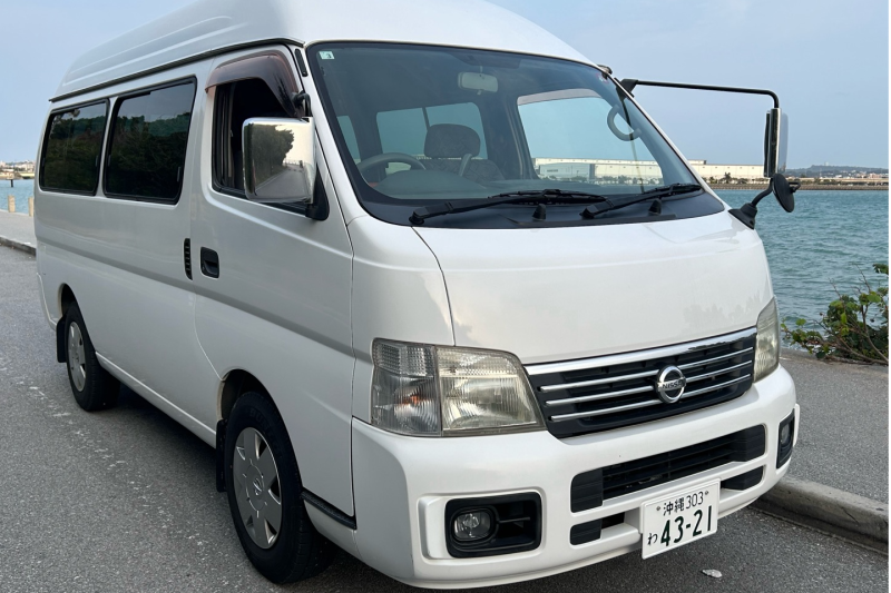 免責〈CDW〉込み 国際通り徒歩3分 牧志駅徒歩5分 10人乗り天井の高いハイルーフワゴンタイプキャラバンWH1