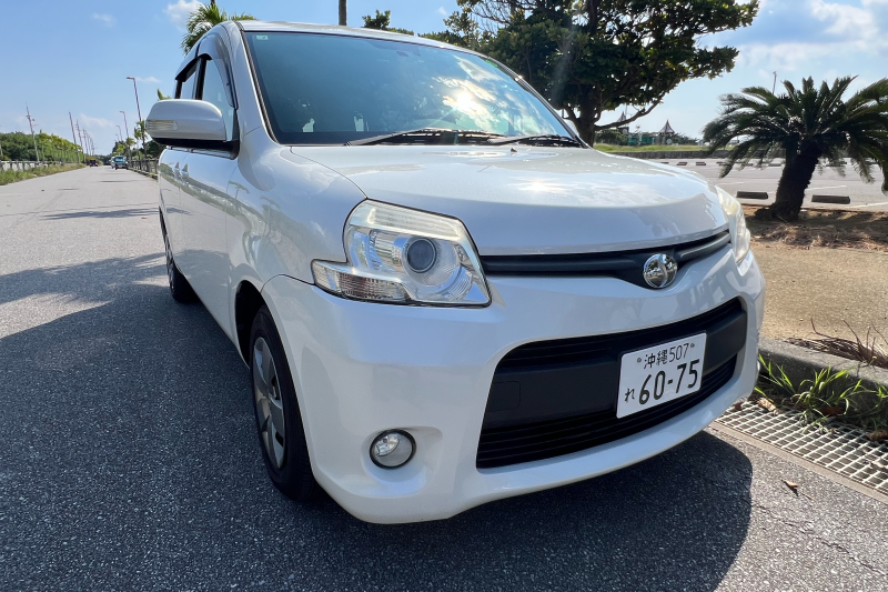 空港まで無料送迎!(利用料6000円以上の方に限ります)7人乗り コンパクトミニバン シエンタダイス【カーナビ/ETC車載器/USB充電ポート/Bluetooth※一部車種はFMトランスミッター】標準搭載!