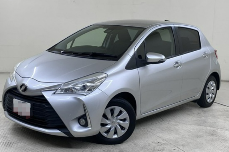 【Toyota　Vitz　短期割引】基本免責保険込み、空港/赤嶺駅無料送迎　5名乗り コンパクトカー