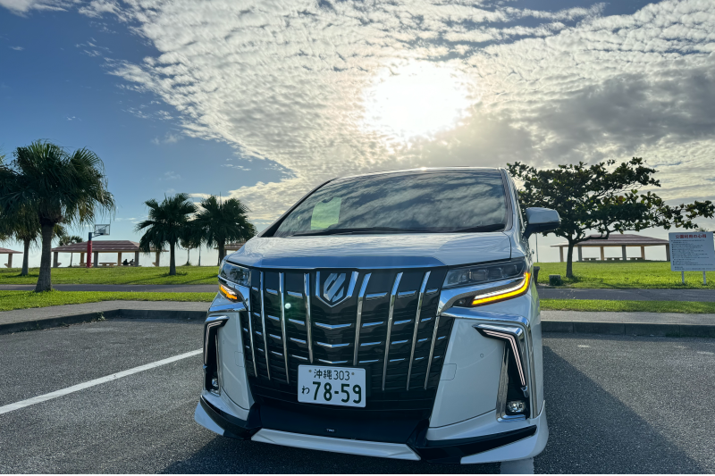アルファード 30系後期 7人乗り 基本保険、禁煙車、ナビ、携帯ホルダー、充電ポート、新しい車、4日以上のレンタルで割引