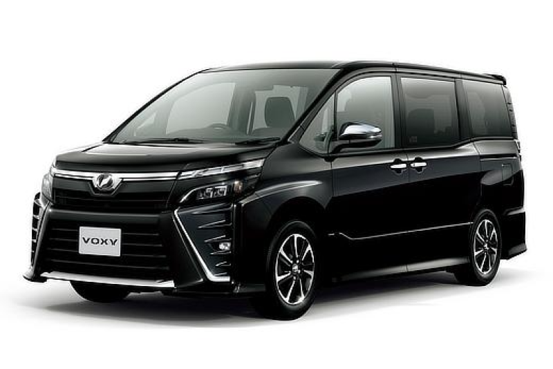 【基本補償含】トヨタVOXY指定(那覇空港無料送迎、チャイルドシート、Bluetooth、バックカメラ、ナビ)