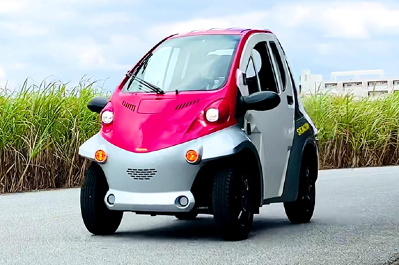 小回り効いて運転楽々、1人乗り超小型電気自動車(屋根付き)でエコに宮古島を散策しよう!