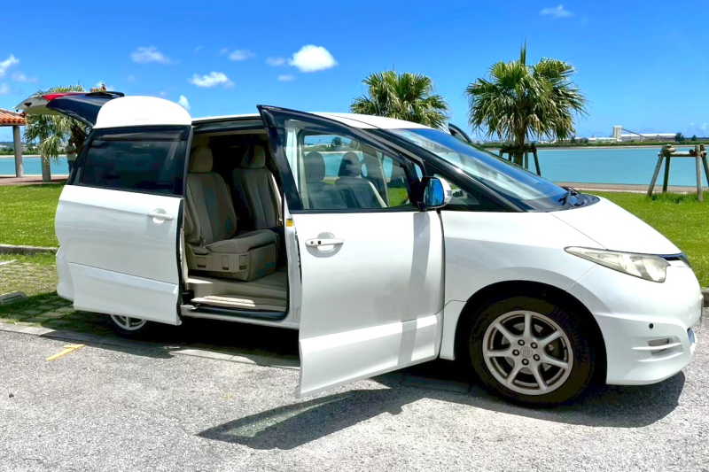Toyota Estima＜1日レンタルプラン＞ ＊空港無料送迎有り ＊営業時間6:00～22:00 ＊リーズナブルな価格 ＊ETCカード使い放題（有料）＊SNS連絡OK
