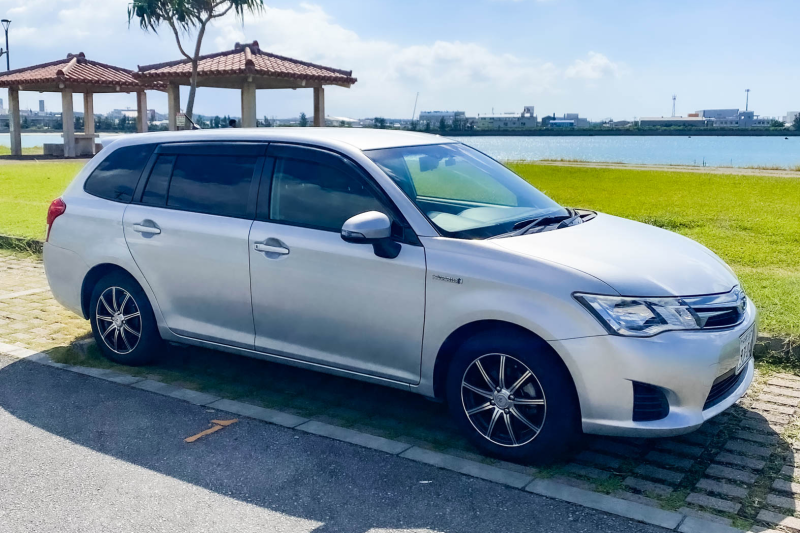 Toyota Corolla Fielder＜1日レンタルプラン＞ ＊空港無料送迎有り ＊営業時間6:00～22:00 ＊リーズナブルな価格 ＊ETCカード使い放題（有料）＊SNS連絡OK