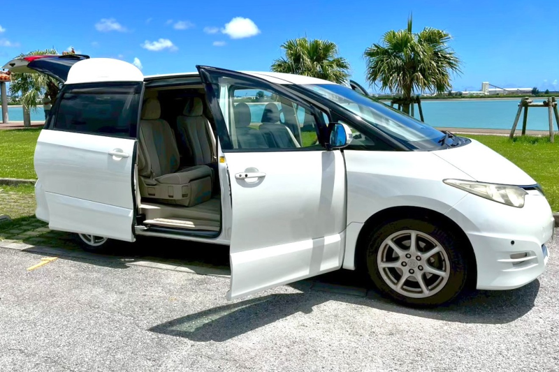 Toyota Estima <2日以上でお得プラン> ＊空港無料送迎有り ＊営業時間6:00～22:00 ＊リーズナブルな価格 ＊SNSで即時対応可能