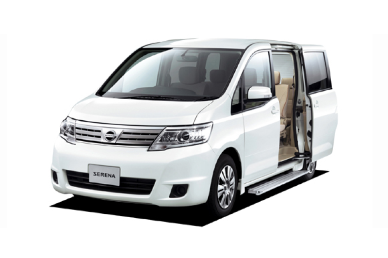 ニッサン セレナ 8人乗り 那覇空港迄最短5分!!空港⇔営業所無料送迎サービス *チャイルドシート1台無料