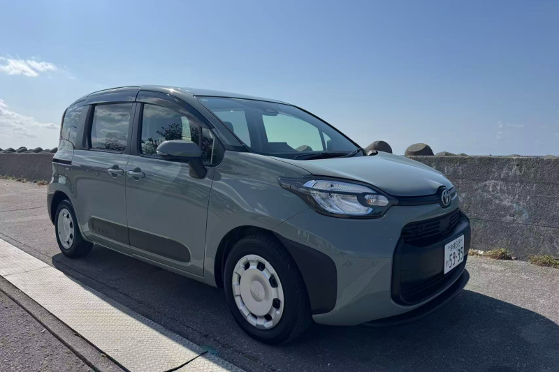 新車！【免責込み】 5名乗りSientaコンパクトミニバン (バックカメラ・カーナビ付)